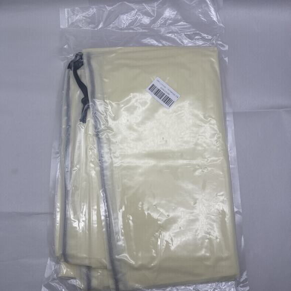 Plant Covers Freeze Protection w/Drawstring (43.3x17.7x15.7INCH /2 Pack) READ.. - Picture 1 of 11